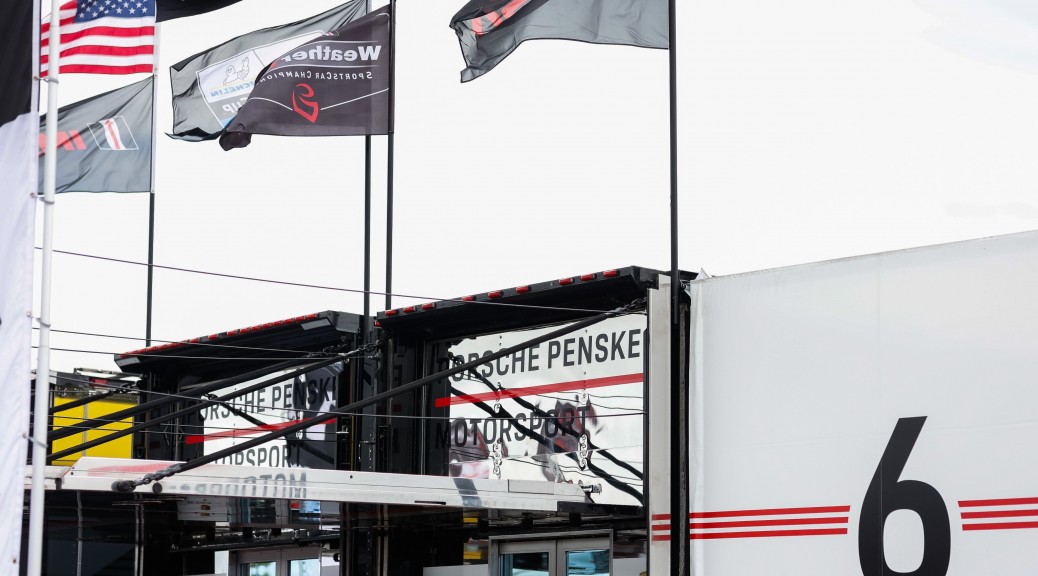 Porsche_paddock_Glen