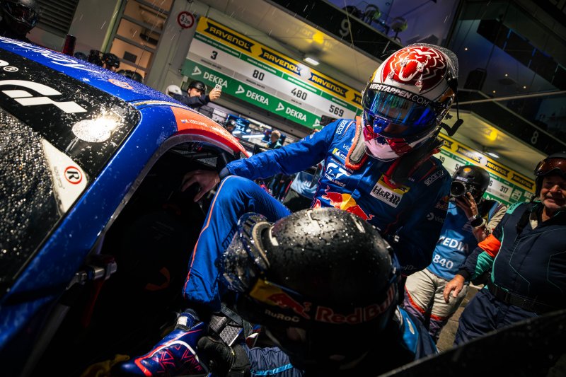 Verstappen_Nurb1