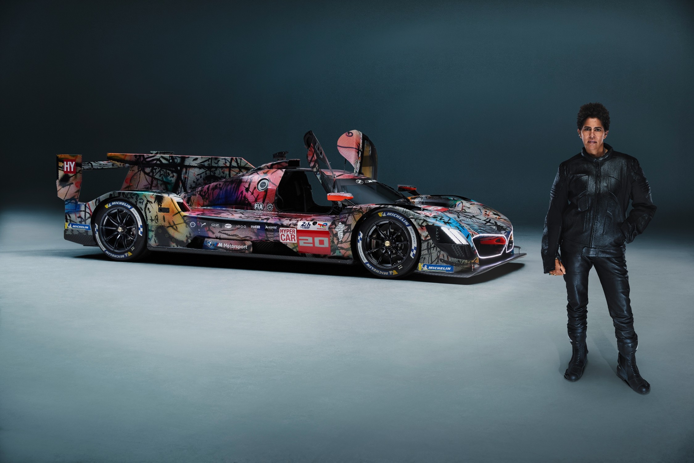 P90550699_lowRes_bmw-art-car-20-with-