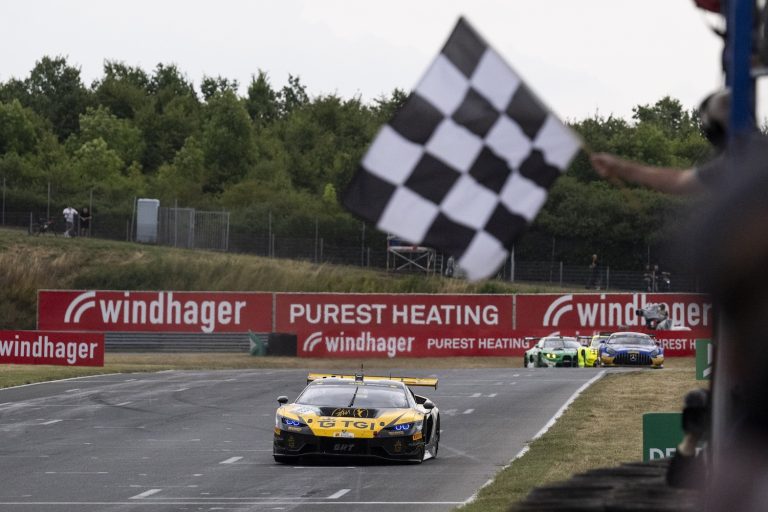 DTM – Bortolotti perde la vittoria di Oscherleben