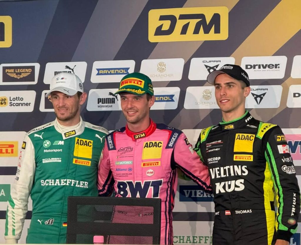 Podium_hor
